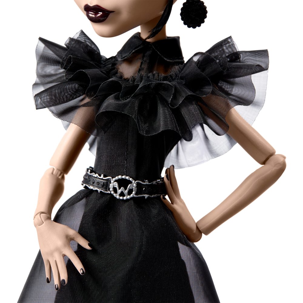 Детали чёрного платья Monster High Rave’N Wednesday HXJ03
